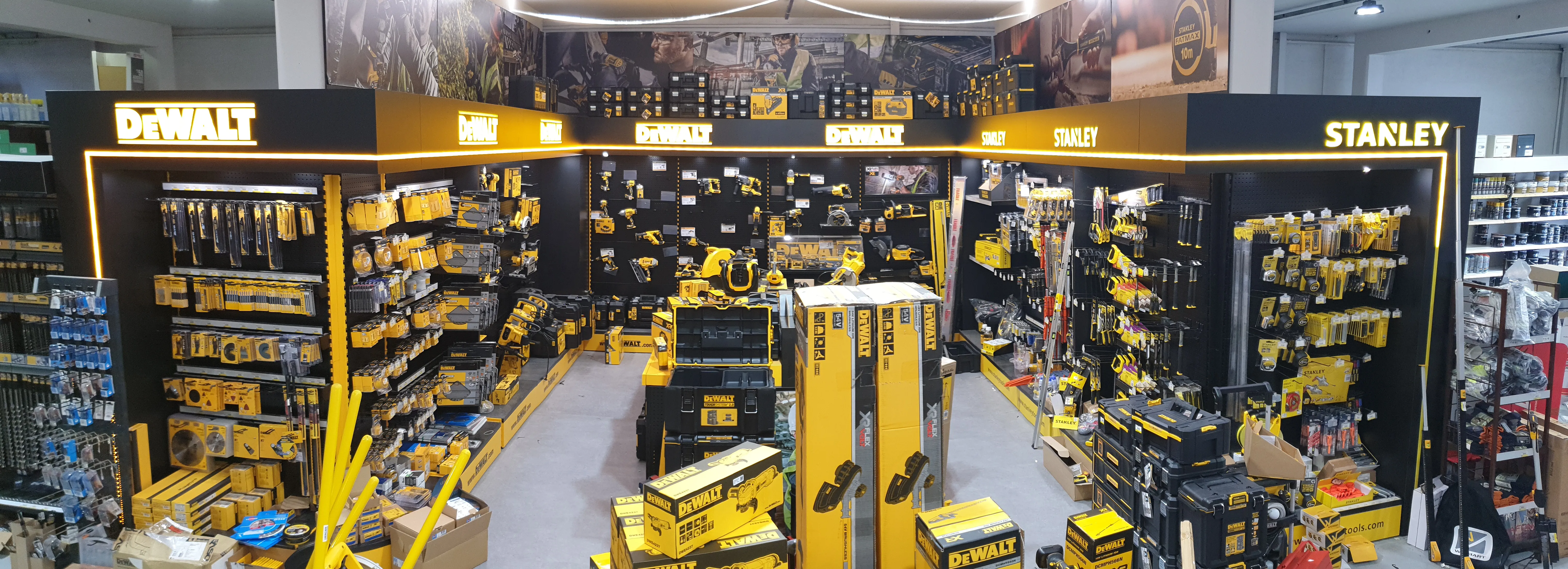 Vue du showroom de la quincaillerie Chavrier